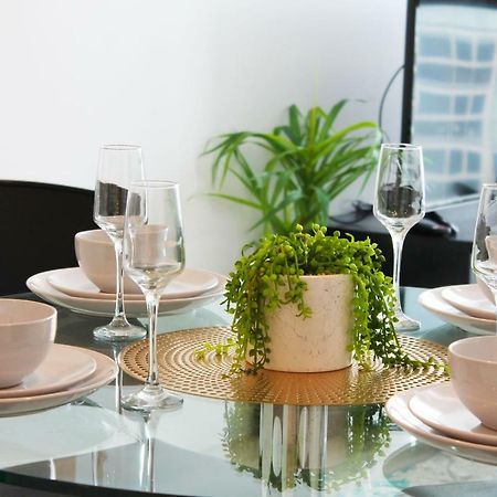 Ferienwohnung 2Br Food & Drink Hub ★Gym★Pool★Views★Roof Terrace Brisbane Exterior foto