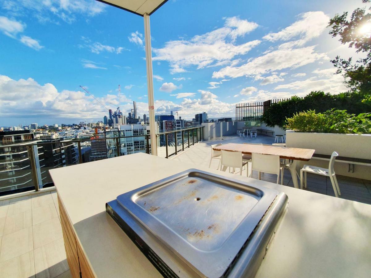 Ferienwohnung 2Br Food & Drink Hub ★Gym★Pool★Views★Roof Terrace Brisbane Exterior foto