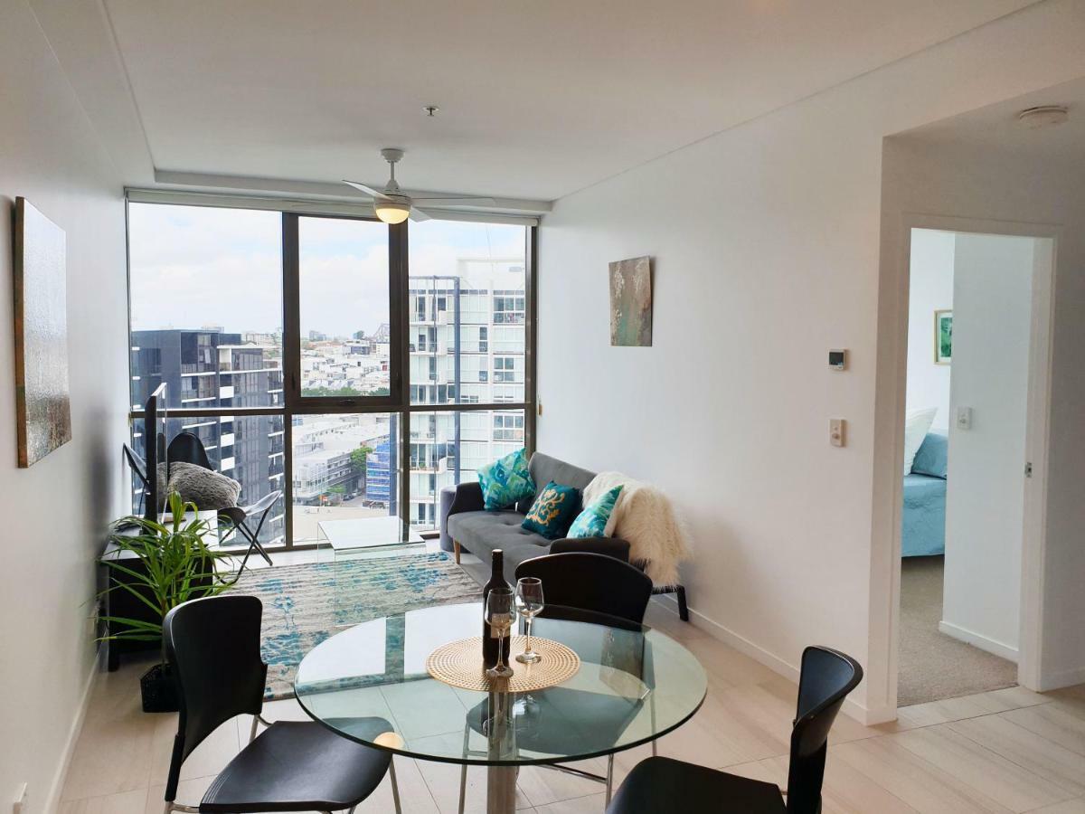 Ferienwohnung 2Br Food & Drink Hub ★Gym★Pool★Views★Roof Terrace Brisbane Exterior foto
