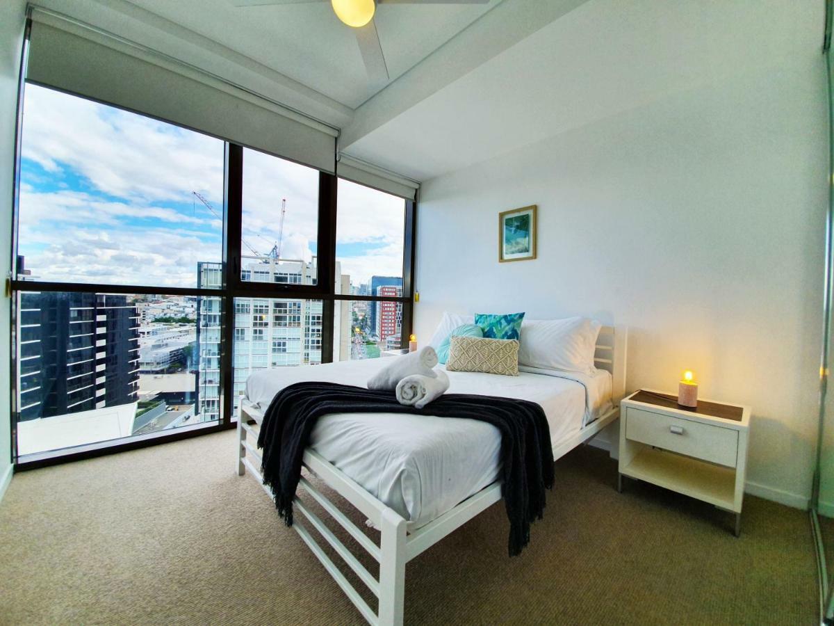 Ferienwohnung 2Br Food & Drink Hub ★Gym★Pool★Views★Roof Terrace Brisbane Exterior foto