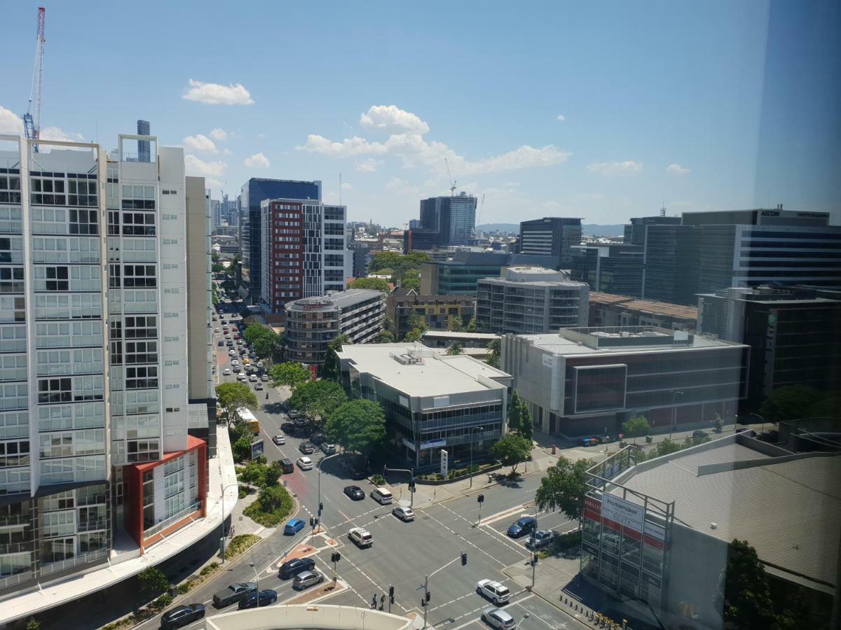 Ferienwohnung 2Br Food & Drink Hub ★Gym★Pool★Views★Roof Terrace Brisbane Exterior foto